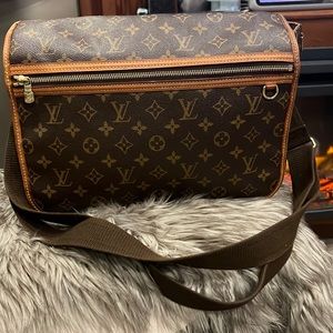 Louis Vuitton Messenger Bag great condition…3.0depth 13 width 11 height ..